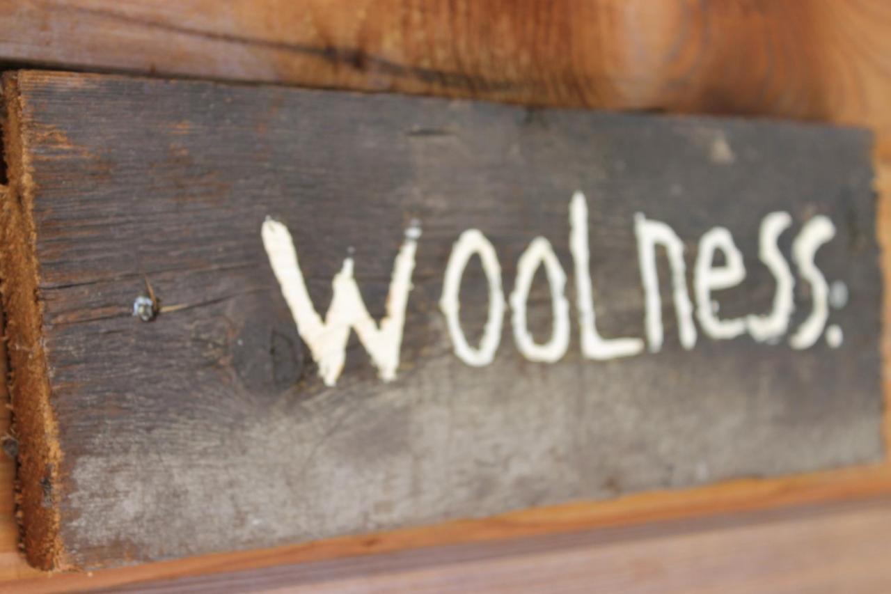 Boutique Hotel Texel De Cocksdorp  Exterior photo The Woolness sign