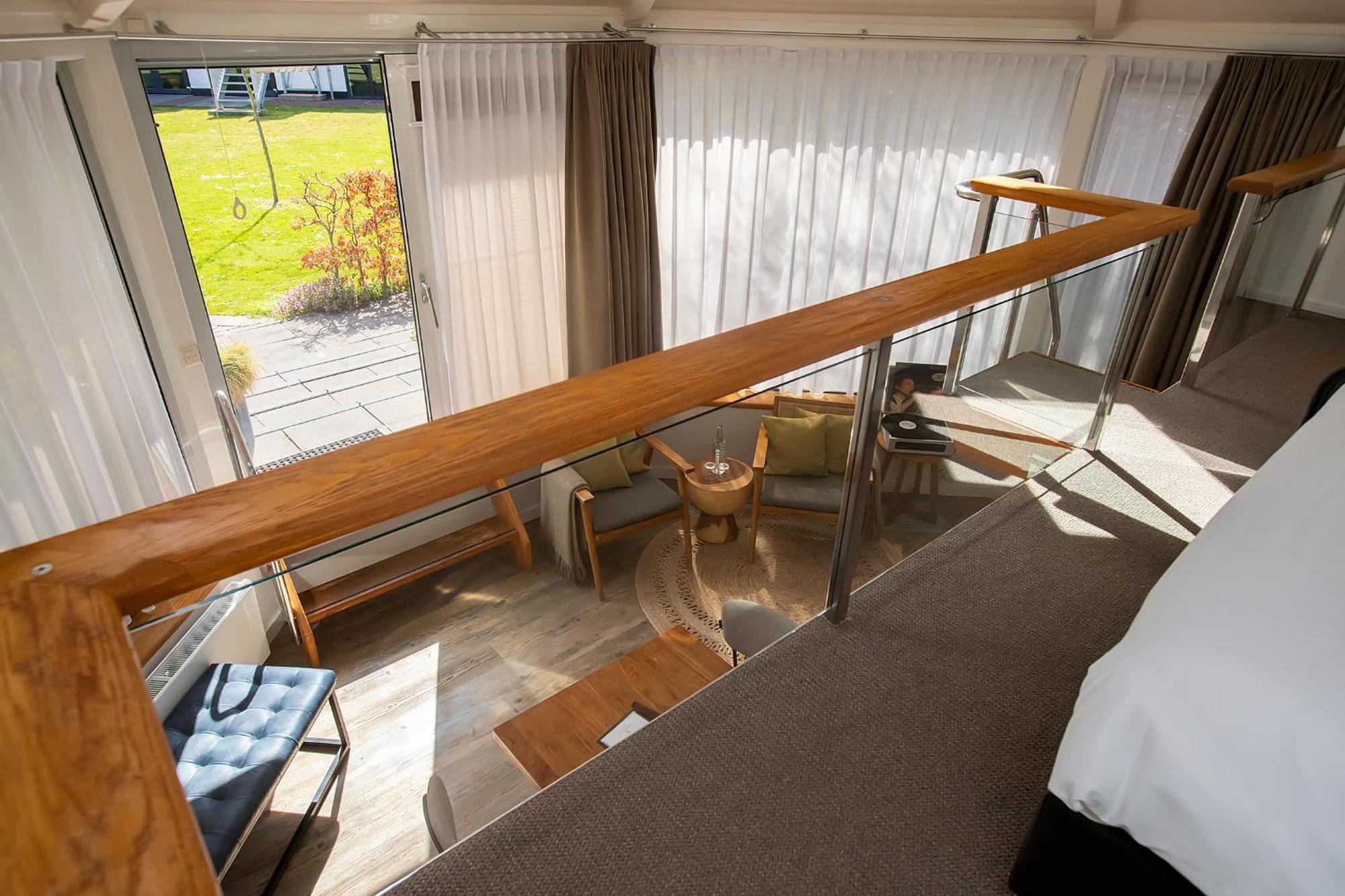 Boutique Hotel Texel De Cocksdorp  Room photo Interior of a mobile home